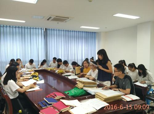  人妖
学生第三党支部“两学一做”学习图片
