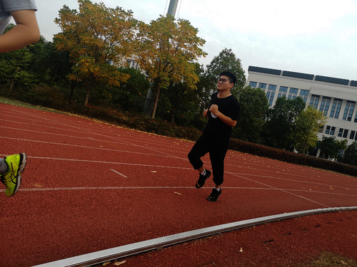 琚小飞