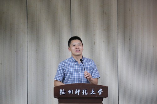  人妖
党委副书记、纪委书记管庆江讲话